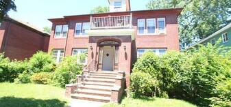 91 Verndale St, Unit 1 in Brookline, MA - Building Photo