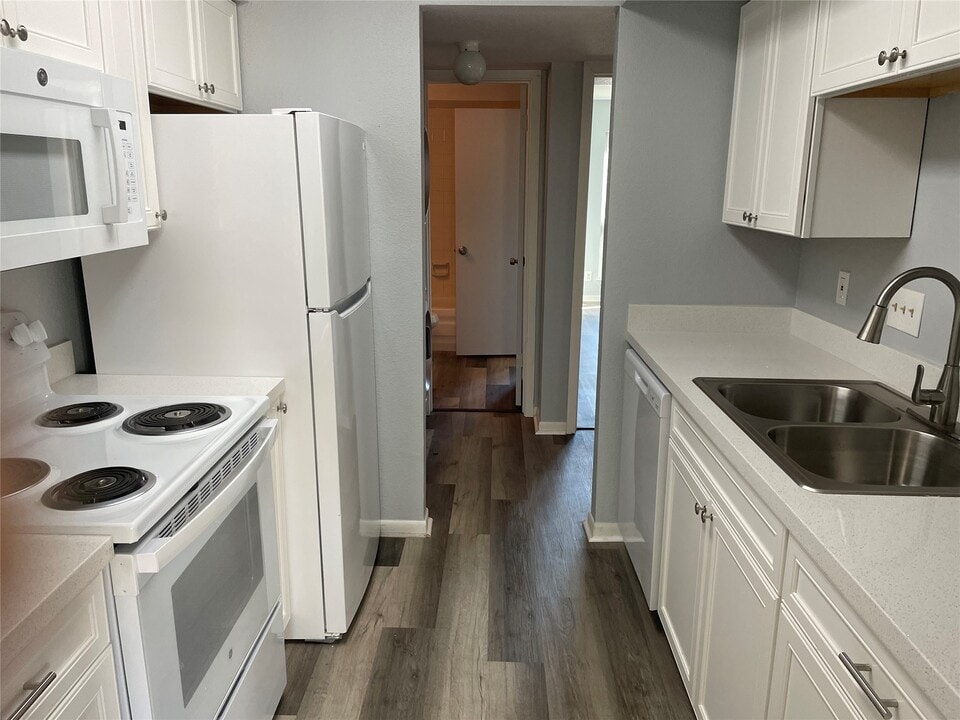 3220 69th St in Galveston, TX - Building Photo