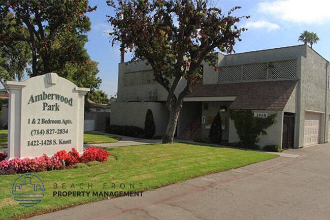 Amberwood Park Apartments in Anaheim, CA - Foto de edificio - Building Photo