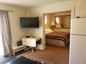 1775 W Gore Creek Dr-Unit -1 Bedroom in Vail, CO - Building Photo - Building Photo
