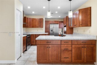 2707 Pinewood Ct in Davie, FL - Building Photo - Building Photo