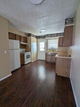 712 Swan Lake Rd in Edmond, OK - Foto de edificio - Building Photo