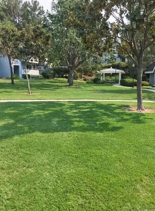 26808 Claudette St in Santa Clarita, CA - Building Photo