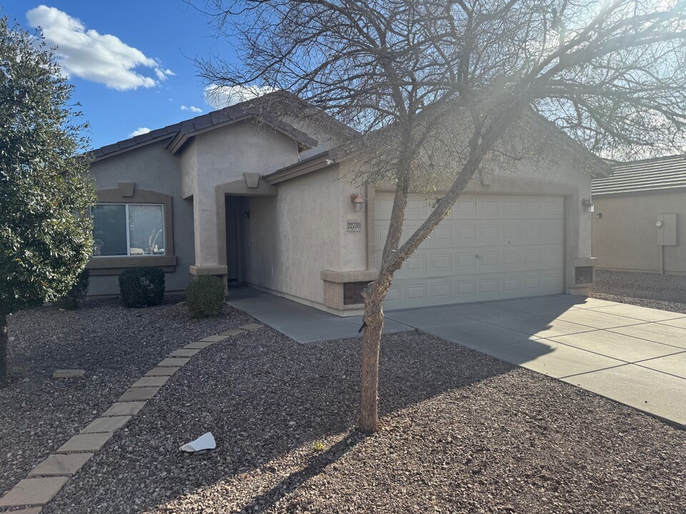 941-22739 W Papago St in Buckeye, AZ - Foto de edificio