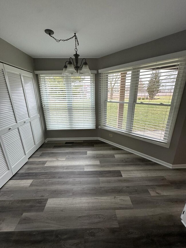 17 Willow Pkwy in Buffalo Grove, IL - Building Photo - Building Photo