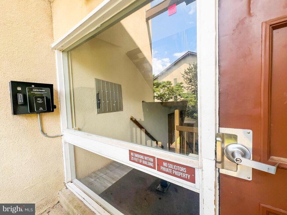 9641 White Acre Rd-Unit -A-3 in Columbia, MD - Building Photo