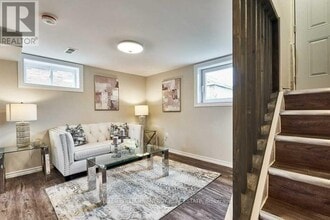 831 Ritson Rd S in Oshawa, ON - Building Photo - Building Photo