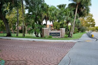 8989 W Sunrise Blvd in Plantation, FL - Building Photo - Building Photo
