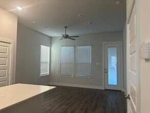 825 W Mayfield Rd in Arlington, TX - Building Photo - Building Photo