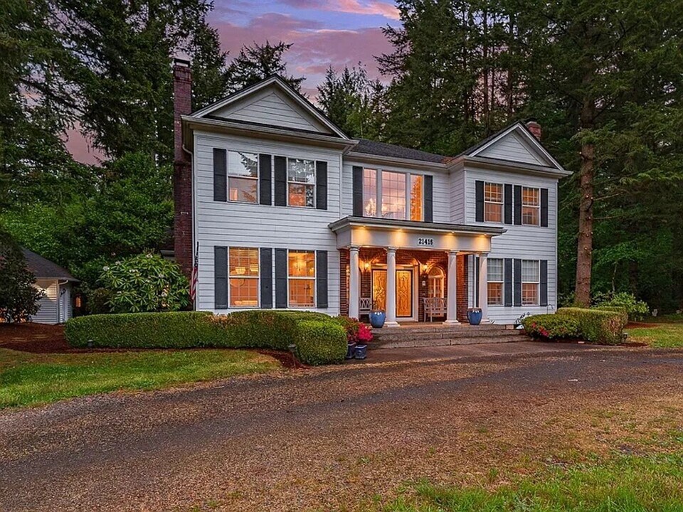 21416 NE 63rd St in Vancouver, WA - Foto de edificio