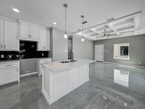 3311 Wolf Creek Ave, Unit 2 in Edinburg, TX - Foto de edificio - Building Photo