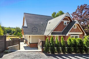 20034 80th Ave NE in Kenmore, WA - Building Photo