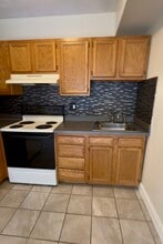 180 Adams St in Newton, MA - Building Photo - Building Photo