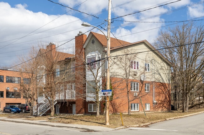74A Belleau St