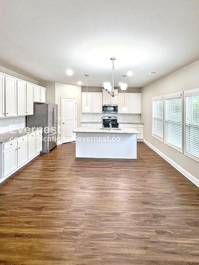 130 Mandy Ln in Covington, GA - Foto de edificio - Building Photo