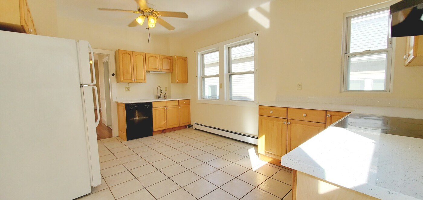 19 Antwerp St, Unit 2 in Boston, MA - Building Photo