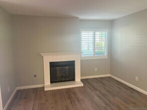 11349 Avenida De Los Lobos, Unit F # in San Diego, CA - Building Photo - Building Photo