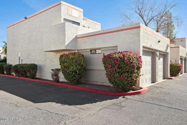 property at 935 N Granite Reef Rd