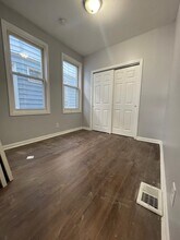 49 Lembeck Ave, Unit 2 in Jersey City, NJ - Foto de edificio - Building Photo