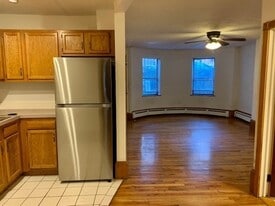 93 E Brookline St, Unit 1 in Boston, MA - Building Photo