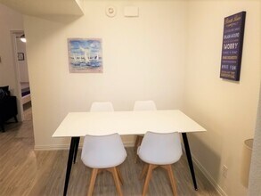 6646 E Lovers Ln, Unit 1308 in Dallas, TX - Foto de edificio - Building Photo