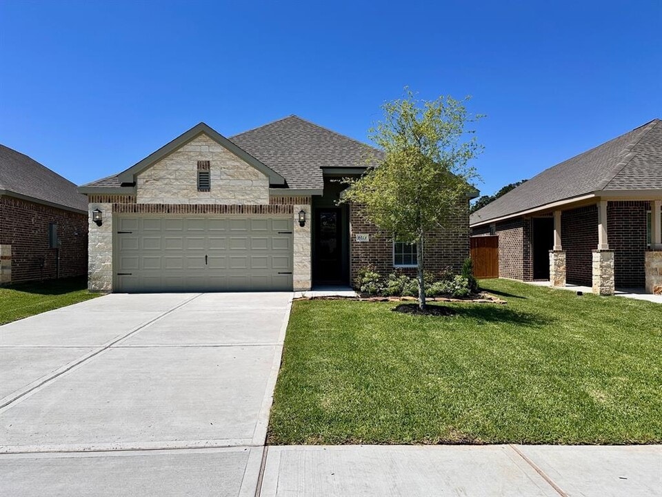 6119 White Spruce Dr in Conroe, TX - Building Photo