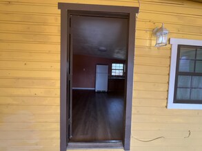 3911 Spear St in San Antonio, TX - Foto de edificio - Building Photo