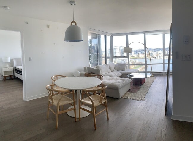 property at 1408 Strathmore Mews