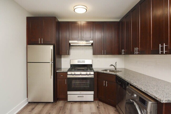 728 St Johns Ave in Highland Park, IL - Building Photo - Building Photo