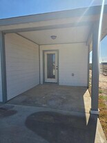 952 Rd 5858 in Cleveland, TX - Building Photo