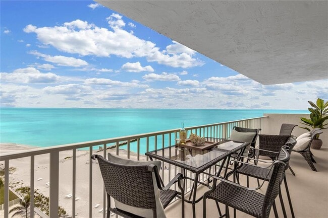 2301 Gulf of Mexico Dr in Longboat Key, FL - Building Photo - Building Photo