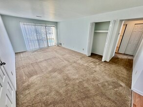 Ore Creek Apartments in Brighton, MI - Foto de edificio - Building Photo