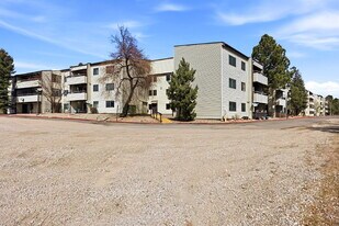 6530 Delmonico Dr in Colorado Springs, CO - Building Photo