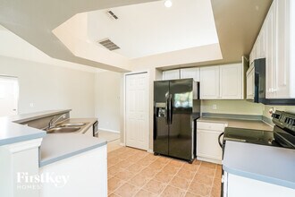 1828 SW 3rd Pl in Cape Coral, FL - Foto de edificio - Building Photo