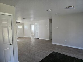 2937 Laramie St in Irving, TX - Building Photo - Building Photo