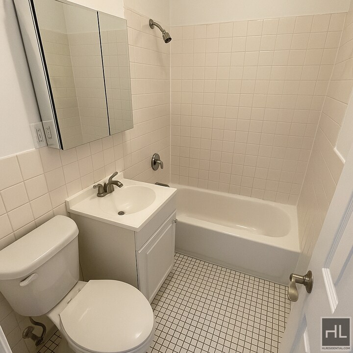 East 38th Street in New York, NY - Building Photo