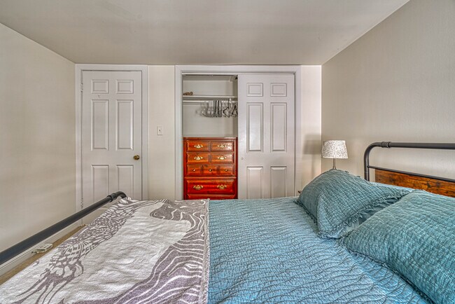 656 Portland St photo'