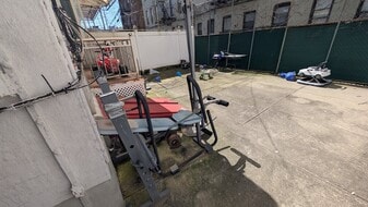 2214 63rd St, Unit 1R in Brooklyn, NY - Building Photo