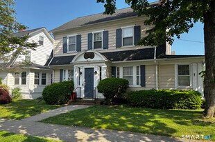 111 Arcadia Ave in Bridgeport, CT - Building Photo