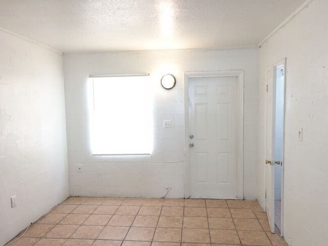 331 E 14th St in Apopka, FL - Foto de edificio - Building Photo