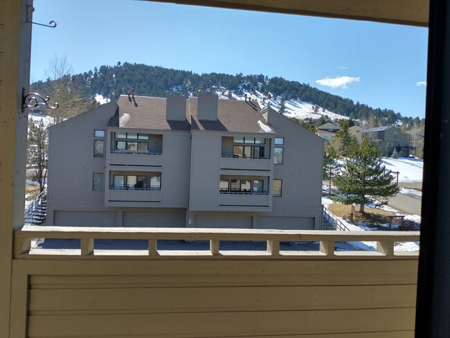 property at 23684 Pondview Plz