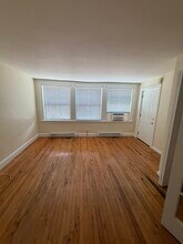 2 Norfolk Pl, Unit 2 in Cambridge, MA - Building Photo - Building Photo