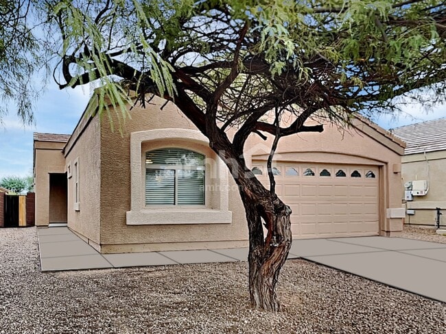 property at 4013 E Shadow Branch Dr