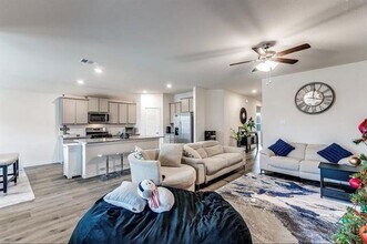 9809 Gooseneck Dr in Krugerville, TX - Building Photo - Building Photo