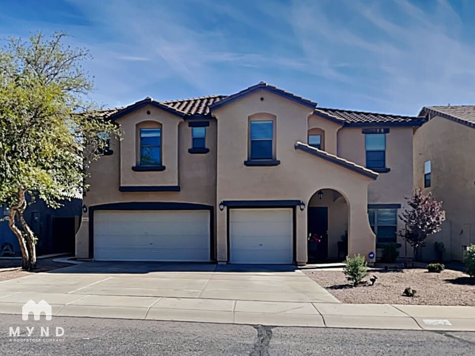 4643 E Rousay Dr in Queen Creek, AZ - Foto de edificio
