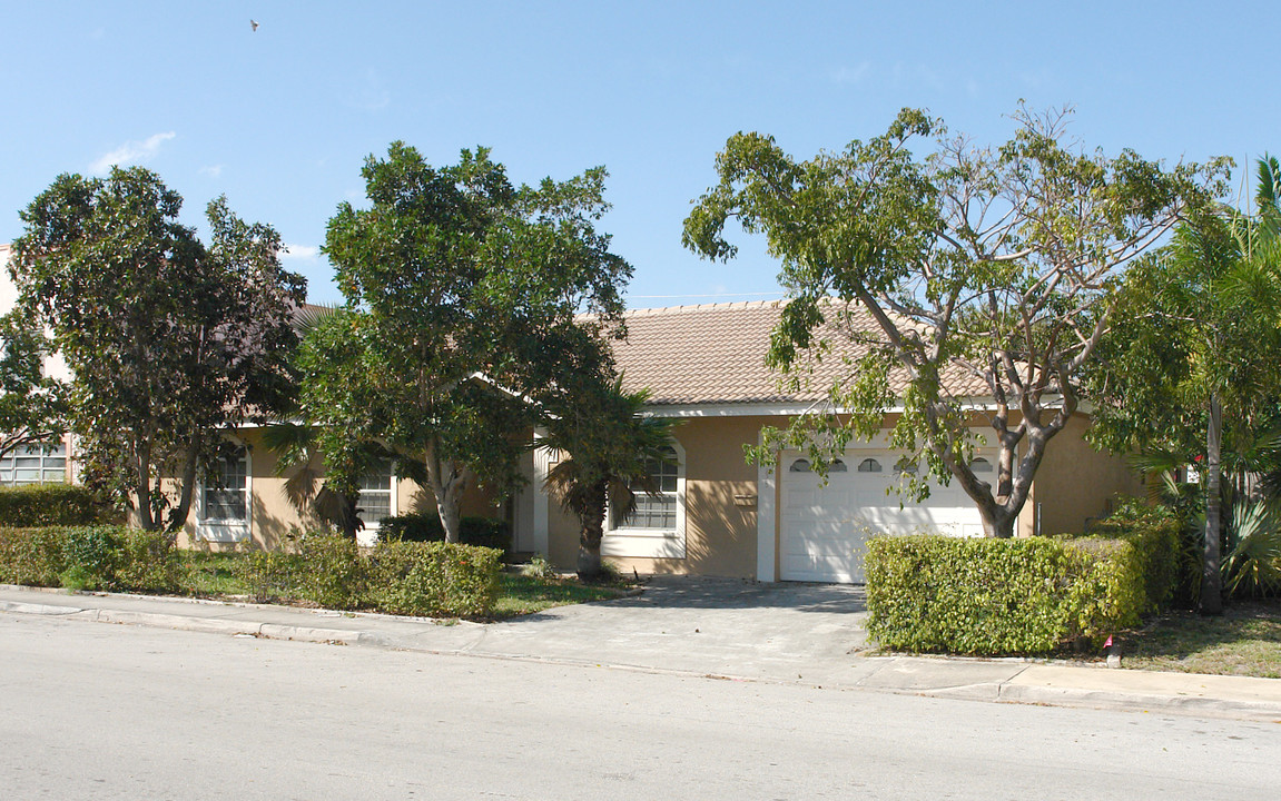 1825 Fillmore St in Hollywood, FL - Building Photo