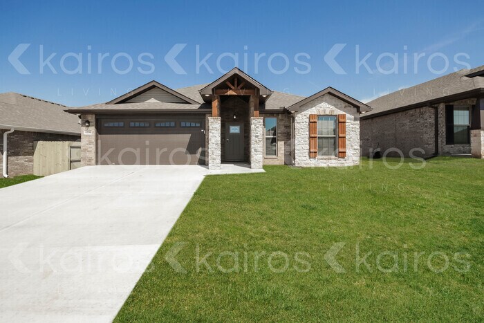 6106 NW Hancock St in Bentonville, AR - Building Photo