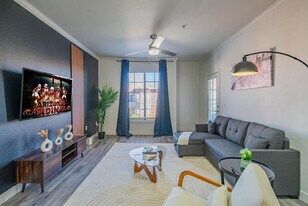 7455 N 95th Ave in Glendale, AZ - Building Photo