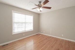 3147 Holly Point in Clarksville, TN - Building Photo