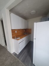 225 Lee St-Unit -Unit B in Hampton, VA - Foto de edificio - Building Photo